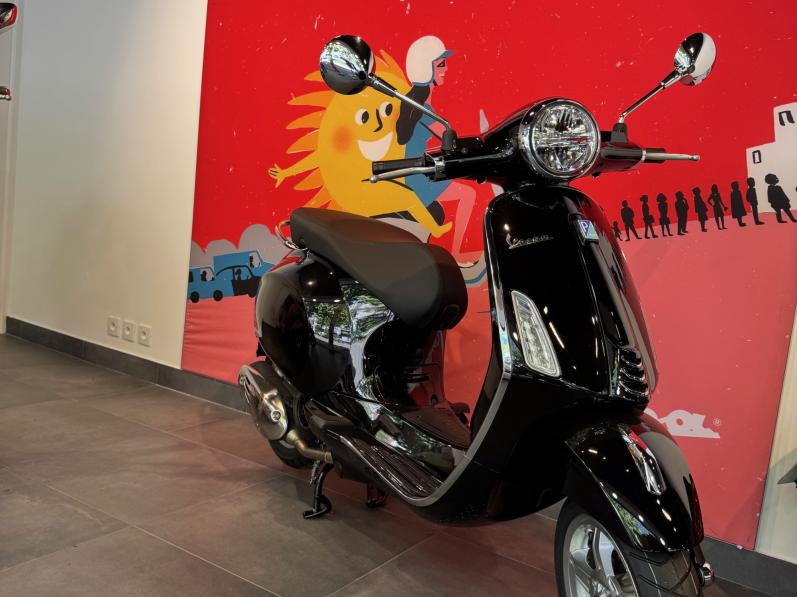 VESPA PRIMAVERA 125
